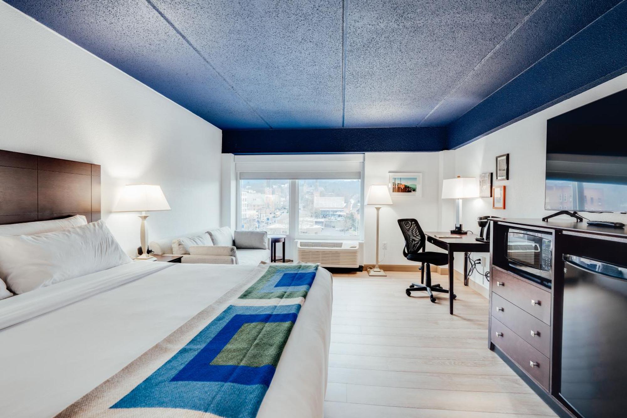 Downstreet, Ascend Collection Hotel 3*