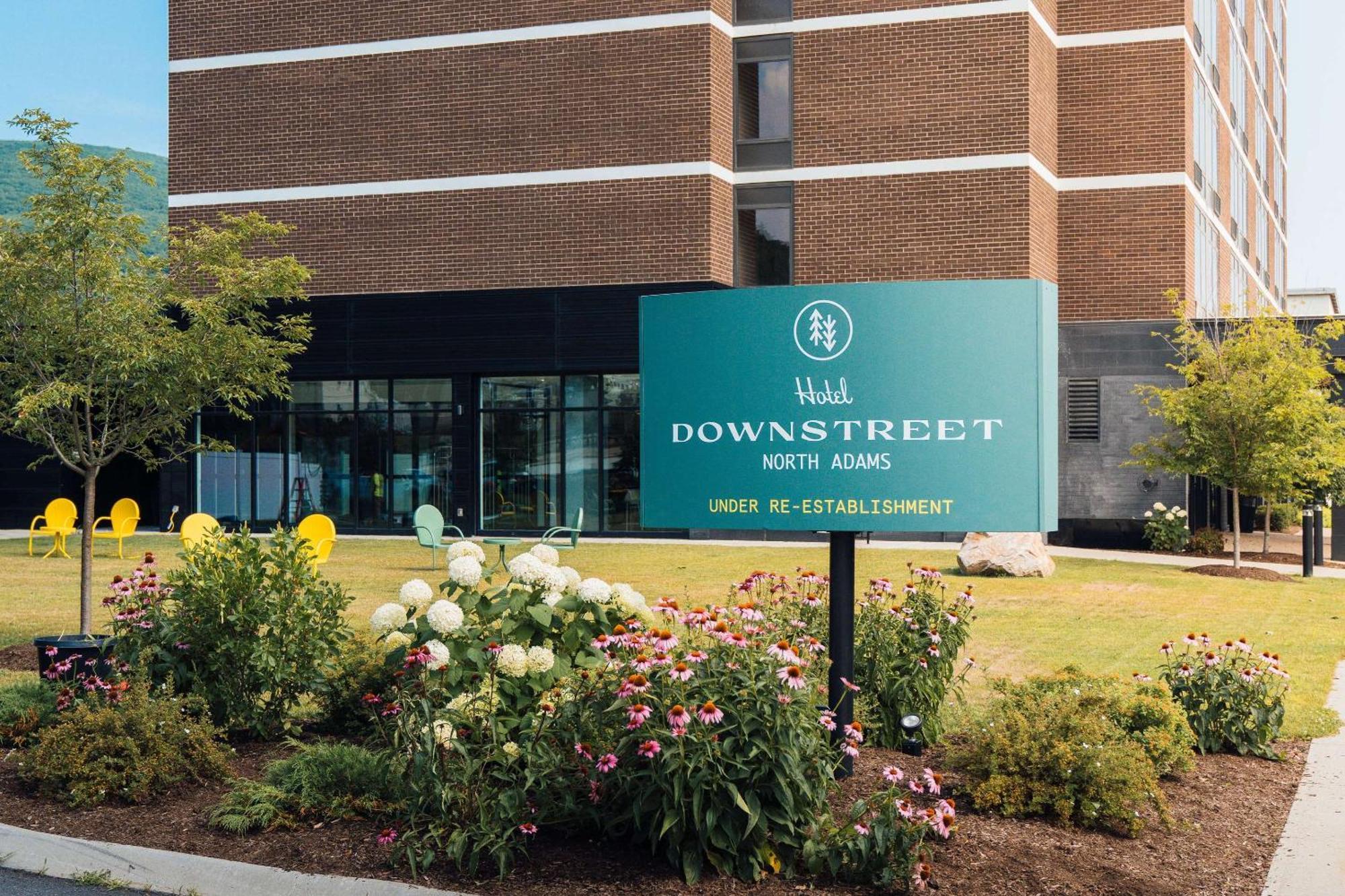 Downstreet, Ascend Collection 3*