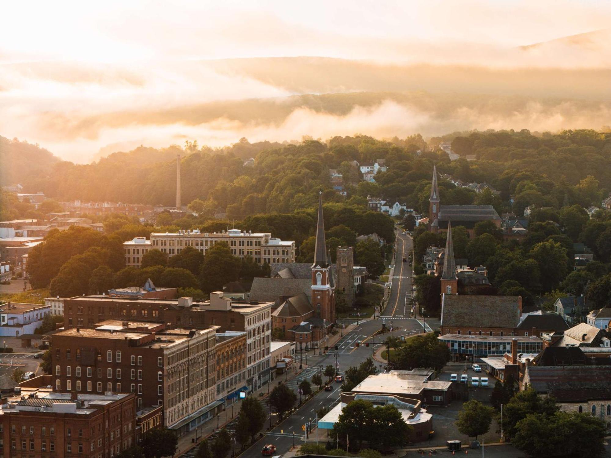 Downstreet, Ascend Collection 3* North Adams